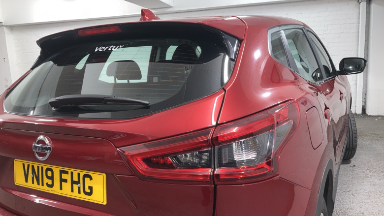 Nissan Qashqai 1.3 DiG-T Acenta Premium 5dr Petrol Hatchback